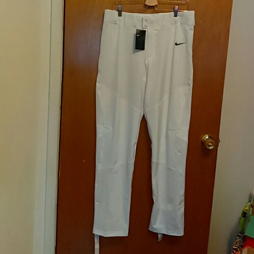 BRAND NEW  NIKE. MEN'S  BASEBALL PANT